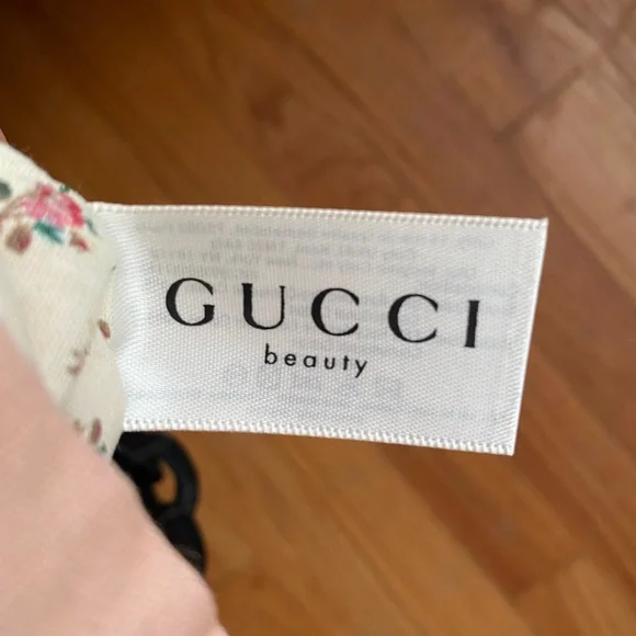 Gucci Beauty Drawstring Pouch - Picture 9 of 12